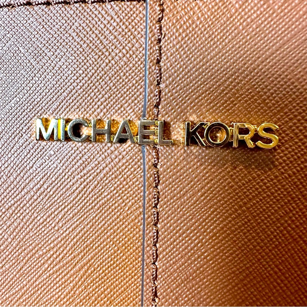 Michael Kors Jet Set Travel Tote (NWT) - Picture 9 of 15